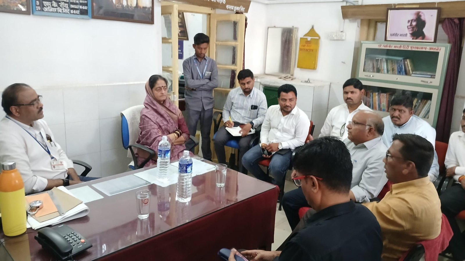 अमळनेर रेल्वे स्थानक आधुनिकीकरण कामांचा खा.स्मिता वाघांनी घेतला आढावा